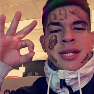 Meet your Posher, Avery